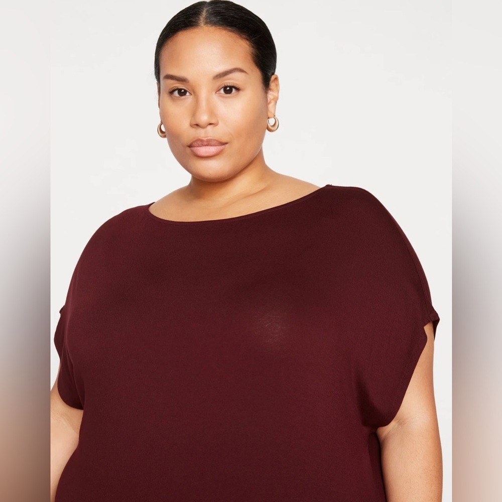 Universal Standard Helen Liquid Jersey Shift Dress. Size Medium in Black Cherry